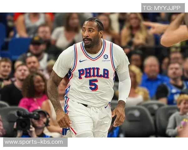 德拉蒙德半场高效发挥10分9篮板关键抢断与封盖助力球队表现出色 德拉蒙德半场高效发挥10分9篮板关键抢断与封盖助力球队表现出色