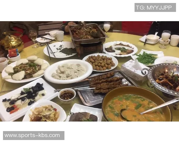 新年祝你好运连连参与活动赢取曼联皇马全新中国文化系列装备盲盒